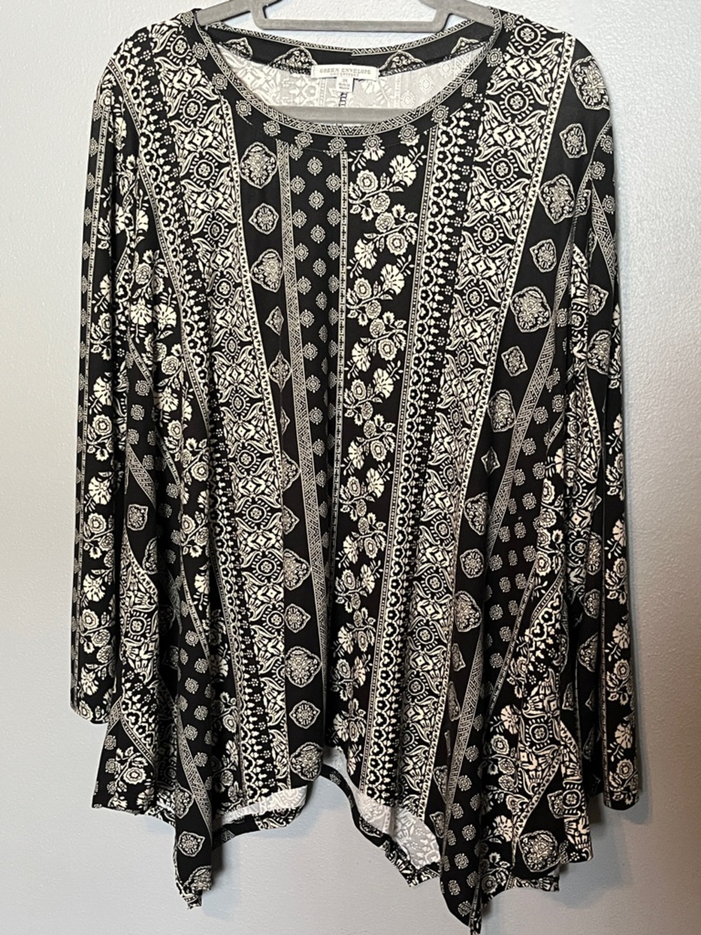 Green Envelope Black & White Printed Long Sleeve Tunic